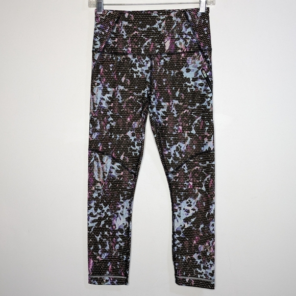 Lululemon Top Speed Full-On Luxtreme Abstract Polka Dot Crop Leggings 4 - Picture 1 of 10